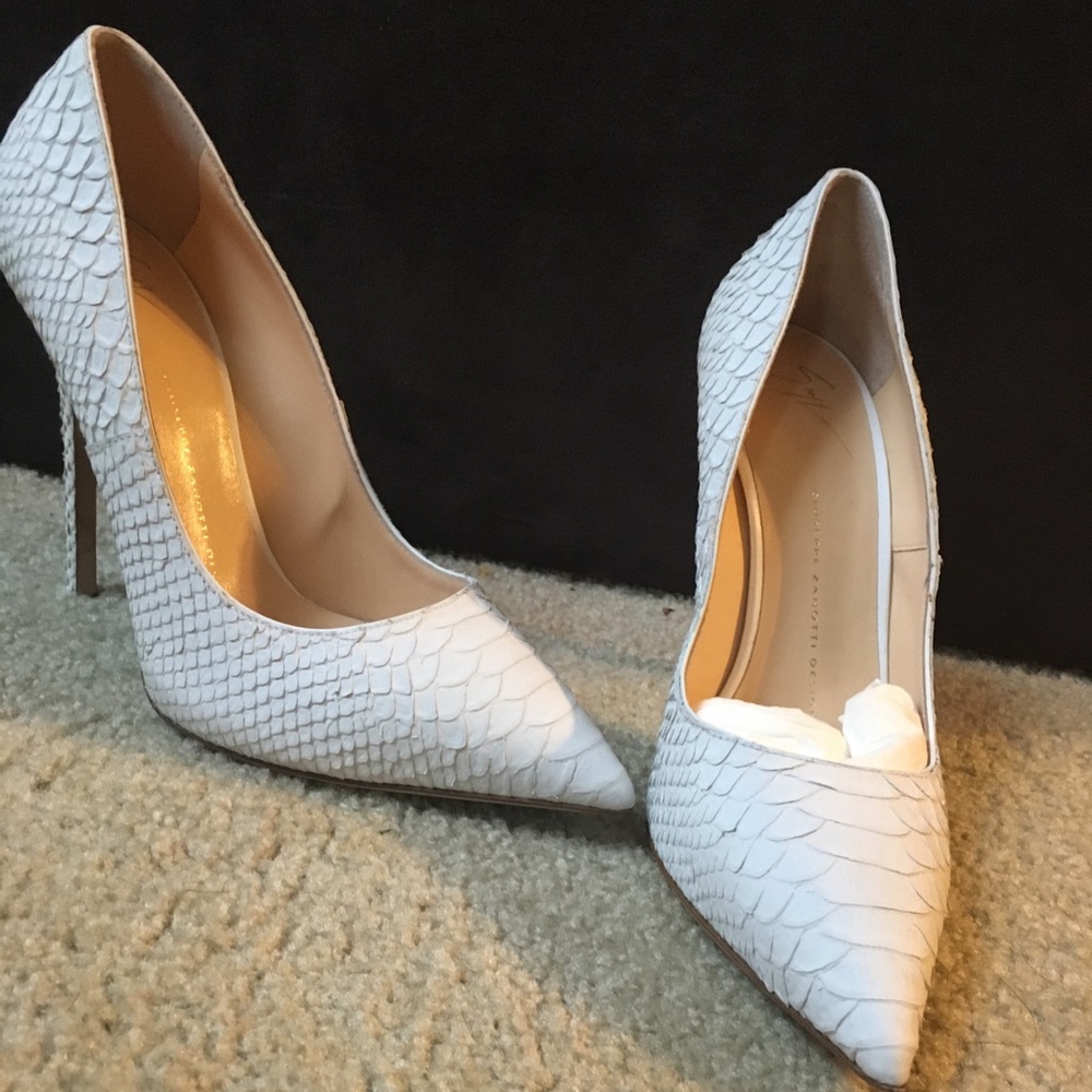 Giuseppe Zanotti - Picture 2 of 8